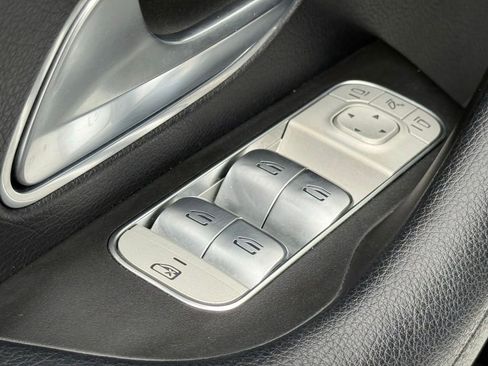 Used 2021 Mercedes-Benz GLE 350 4MATIC image 19