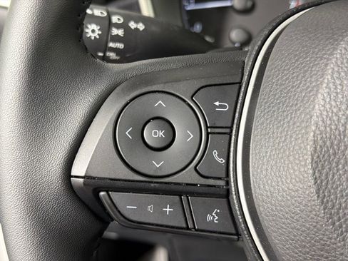 Used 2025 Toyota Corolla SE FWD image 24