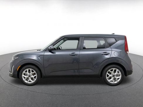 Used 2025 Kia Soul LX w/ LX Technology Package FWD image 3