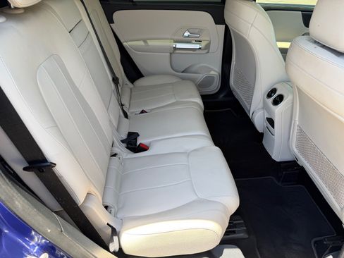 Used 2021 Mercedes-Benz GLB 250 image 11