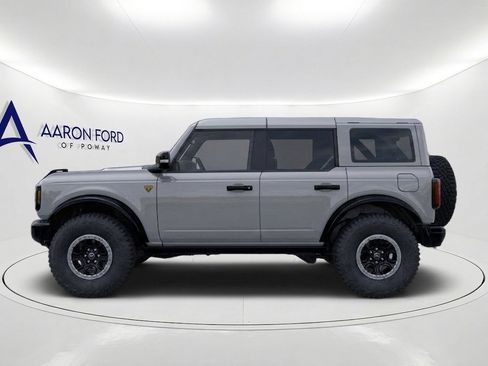 New 2026 Ford Bronco Badlands w/ Sasquatch Package AWD/4WD image 3