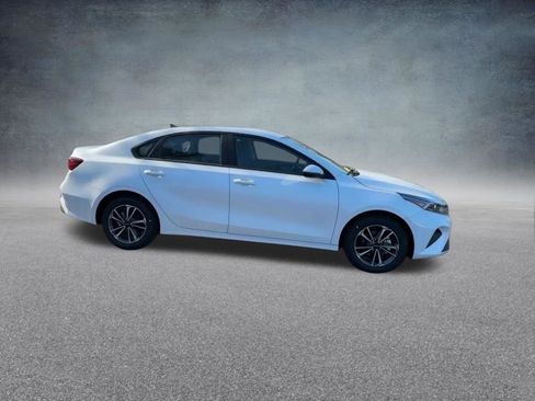 Used 2024 Kia Forte LXS w/ LXS Technology Package FWD image 25