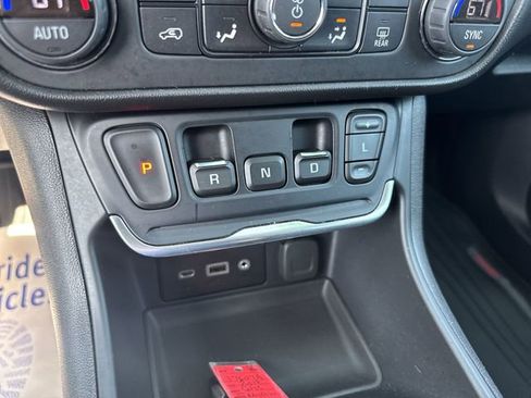 Used 2018 GMC Terrain SLE w/ Driver Convenience Package AWD/4WD image 15