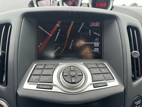 Used 2013 Nissan 370Z Touring RWD image 9