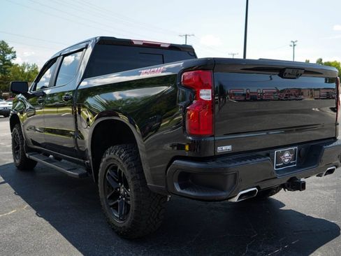 Used 2022 Chevrolet Silverado 1500 LT Trail Boss w/ LT Trail Boss Premium Package AWD/4WD image 3