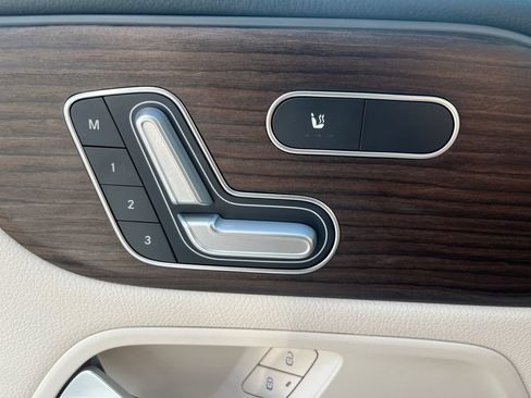 Certified 2026 Mercedes-Benz GLB 250 4MATIC image 21