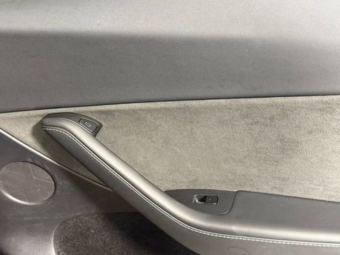 Used 2025 Tesla Model Y Long Range image 24