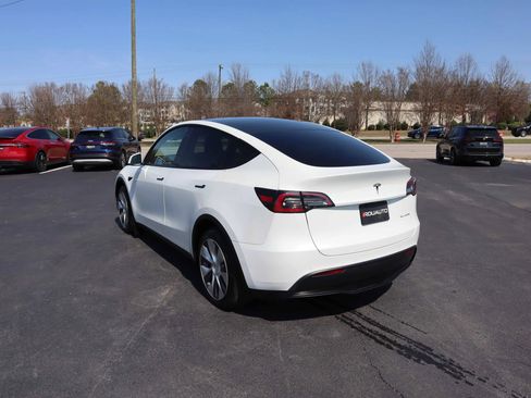 Used 2020 Tesla Model Y Long Range image 8