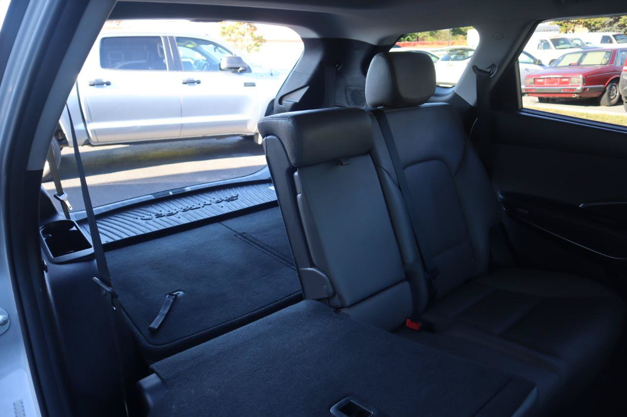 Used 2017 Hyundai Santa Fe AWD w/ SE Ultimate Tech Package 03 image 46