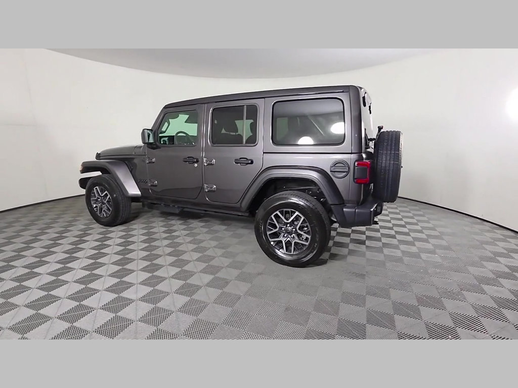 Used 2026 Jeep Wrangler Unlimited Sahara AWD/4WD image 45