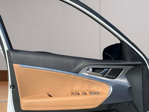 Used 2022 Genesis G70 3.3T image 12