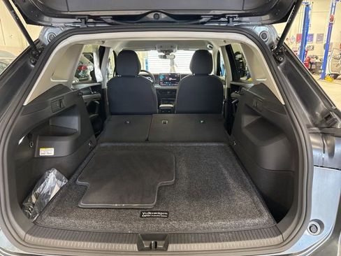 Used 2025 Volkswagen Tiguan S image 16