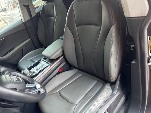 Used 2019 Audi Q8 Premium w/ Convenience Package image 7