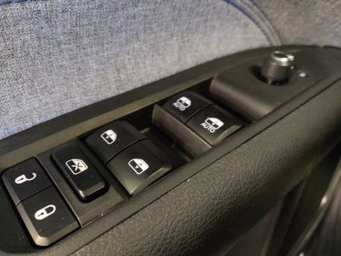 Used 2024 Jeep Compass Latitude image 27