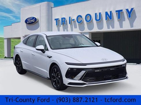 Used 2025 Hyundai Sonata SEL FWD image 1