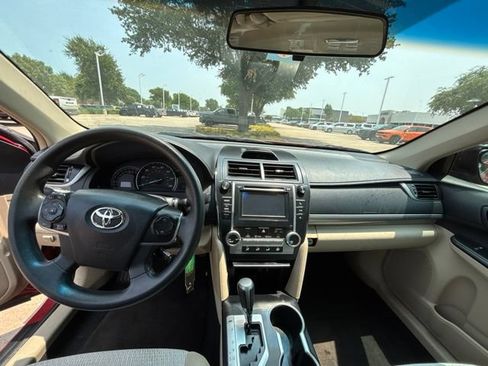 Used 2012 Toyota Camry LE FWD image 15
