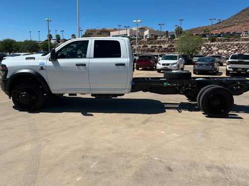 New 2026 RAM 5500 Tradesman AWD/4WD image 2