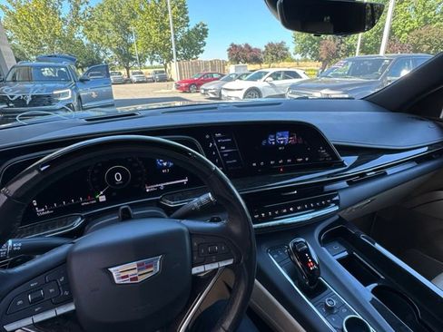 Used 2023 Cadillac Escalade Premium Luxury w/ Performance Package AWD/4WD image 15