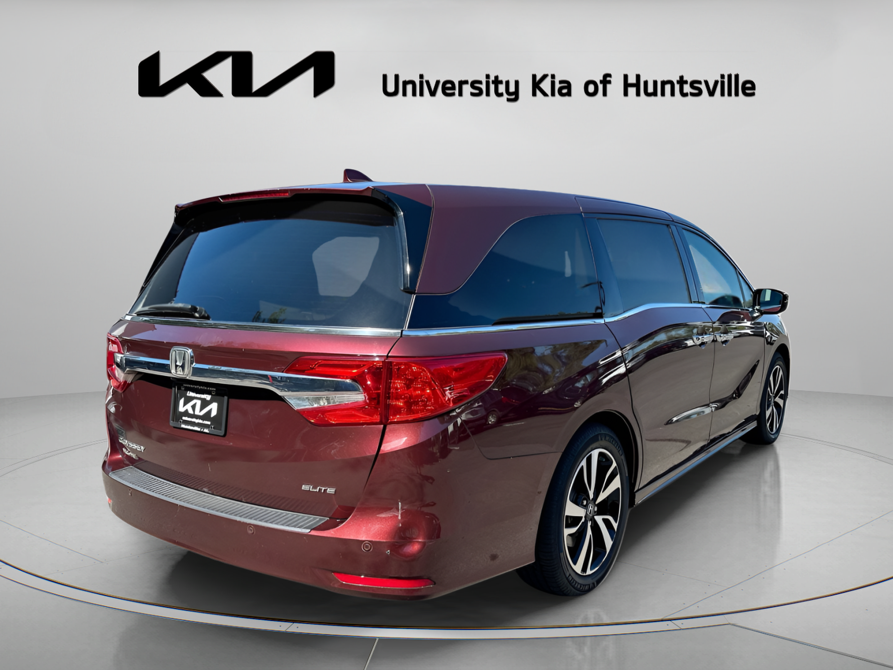 Used 2018 Honda Odyssey Elite image 8