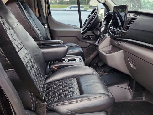 Used 2022 Ford Transit 250 Medium Roof AWD image 5