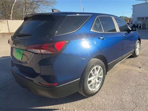 Used 2022 Chevrolet Equinox LS image 8