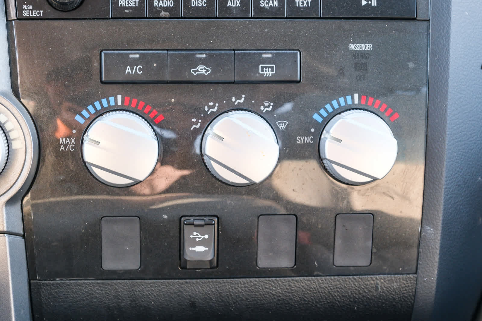 Used 2013 Toyota Tundra 2WD CrewMax w/ Tow Pkg image 16
