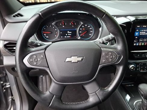 Used 2023 Chevrolet Traverse LT FWD image 16