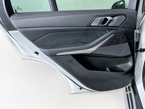 Used 2024 BMW X5 sDrive40i w/ Premium Package image 27