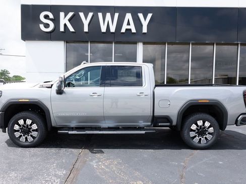 New 2026 GMC Sierra 2500 Denali w/ Technology Package AWD/4WD image 2