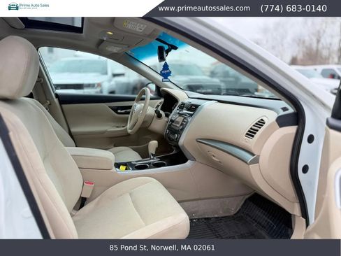Used 2014 Nissan Altima 2.5 SV w/ Convenience Package image 16
