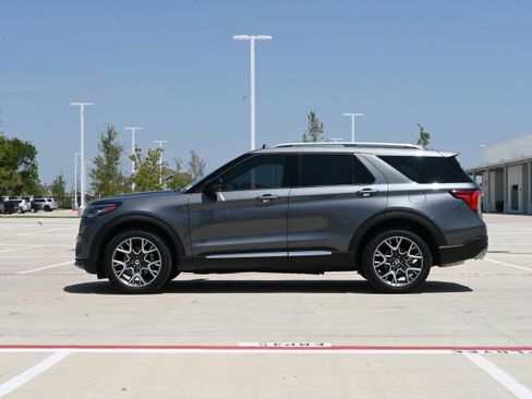 Used 2025 Ford Explorer Platinum w/ Ultimate Package AWD/4WD image 6