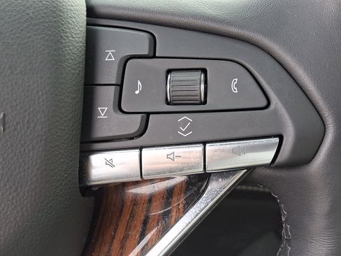 Used 2024 Cadillac Escalade Premium Luxury image 22