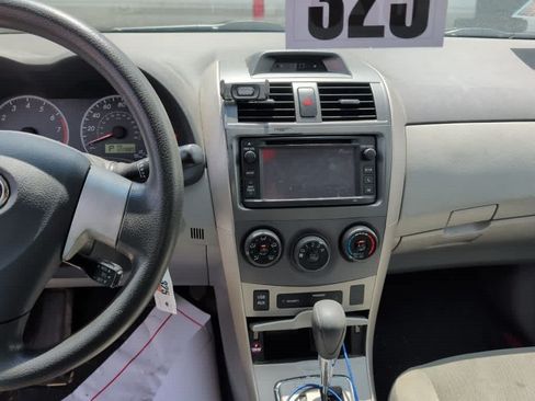 Used 2013 Toyota Corolla LE FWD image 10