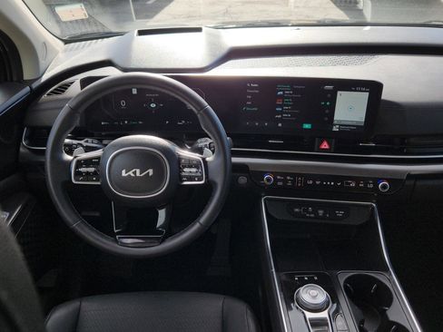 Used 2025 Kia Carnival SX Prestige image 27