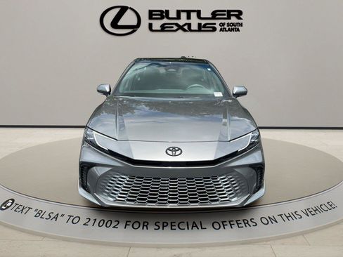 Used 2025 Toyota Camry XSE FWD image 2