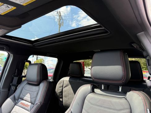 Certified 2025 Nissan Frontier PRO-4X w/ Pro Premium Package image 18