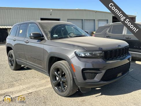 Used 2023 Jeep Grand Cherokee Altitude AWD/4WD image 1