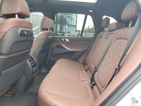 Used 2025 BMW X5 xDrive40i w/ Climate Comfort Package image 11
