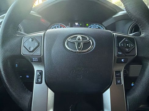 Used 2022 Toyota Tacoma SR5 w/ Technology Package RWD image 7