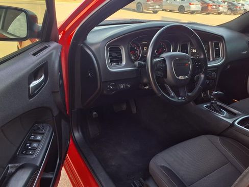 Used 2022 Dodge Charger SXT RWD image 5