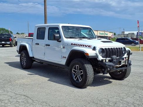 Used 2024 Jeep Gladiator Mojave AWD/4WD image 23