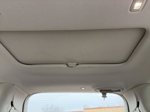 Used 2017 Chrysler Pacifica Limited w/ Advanced Safetytec Group image 9