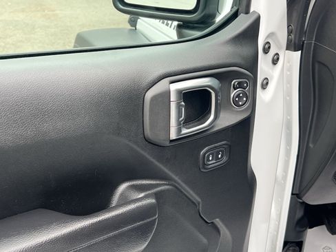Used 2022 Jeep Wrangler Sport AWD/4WD image 15