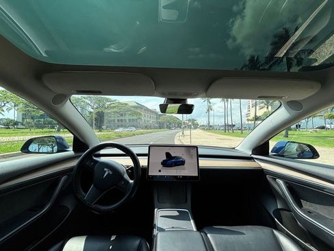 Used 2023 Tesla Model 3 Standard Range image 13