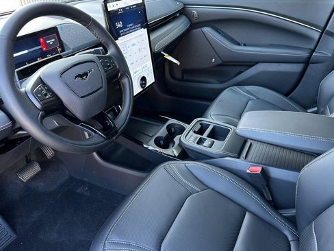 New 2025 Ford Mustang Mach-E Premium image 7
