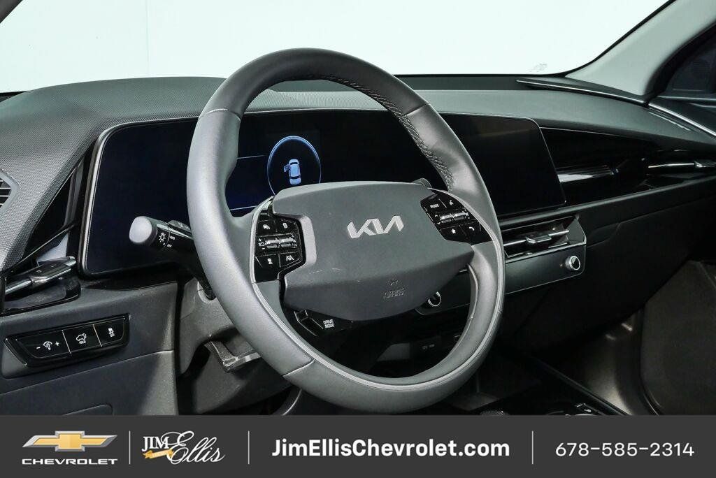 Used 2023 Kia Niro Wind w/ Wind Preserve Package FWD image 4