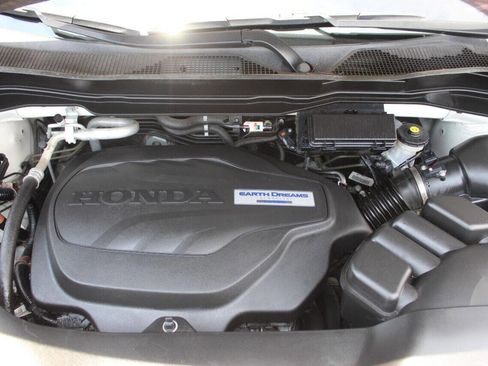 Used 2017 Honda Pilot Touring image 8