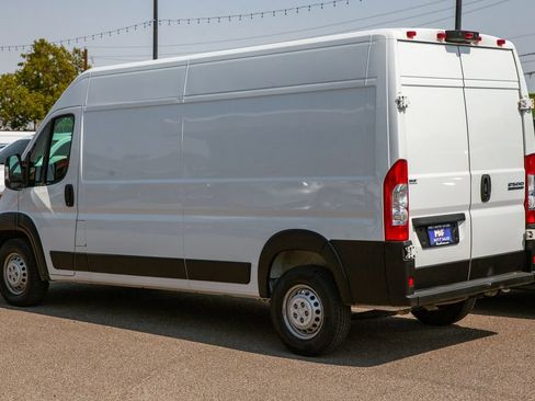 Used 2025 RAM ProMaster 2500 w/ Convenience Group FWD image 5