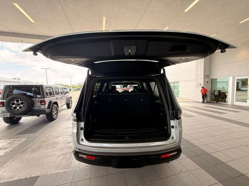 New 2026 Jeep Grand Wagoneer L Limited AWD/4WD image 41