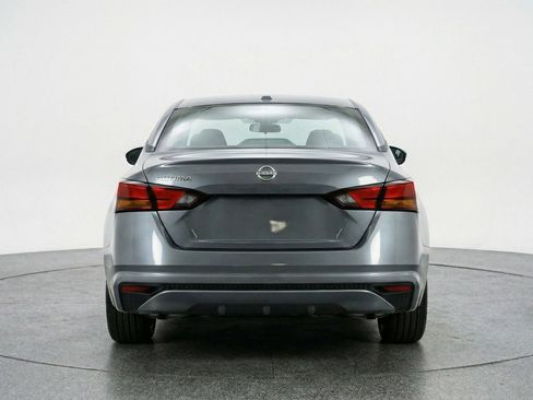 Used 2025 Nissan Altima 2.5 SV FWD image 7